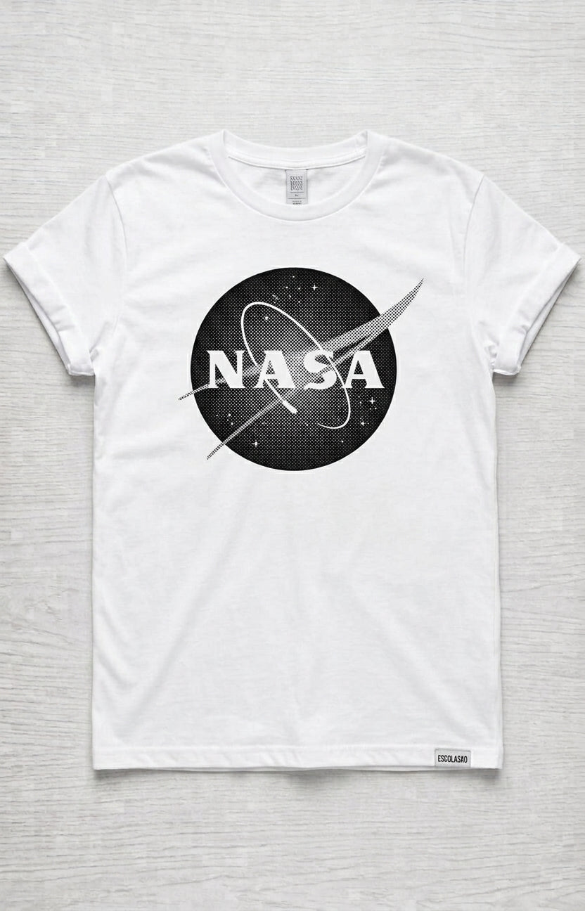 Camiseta Nasa Preto e Branco
