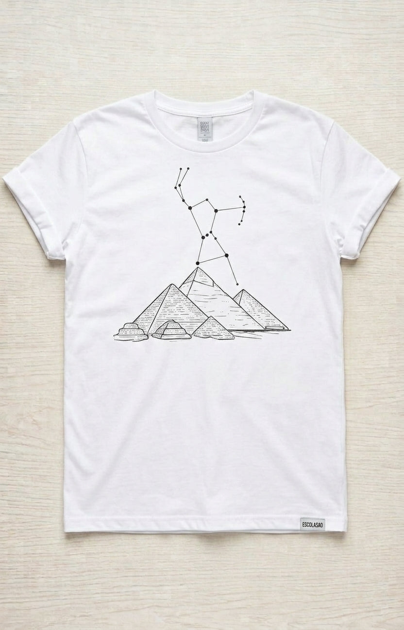Camiseta Pirâmide em linha